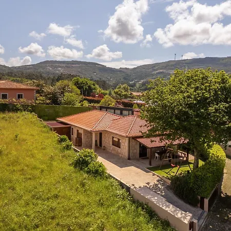 Dom wakacyjny Mountain House By Portugal Active Venade